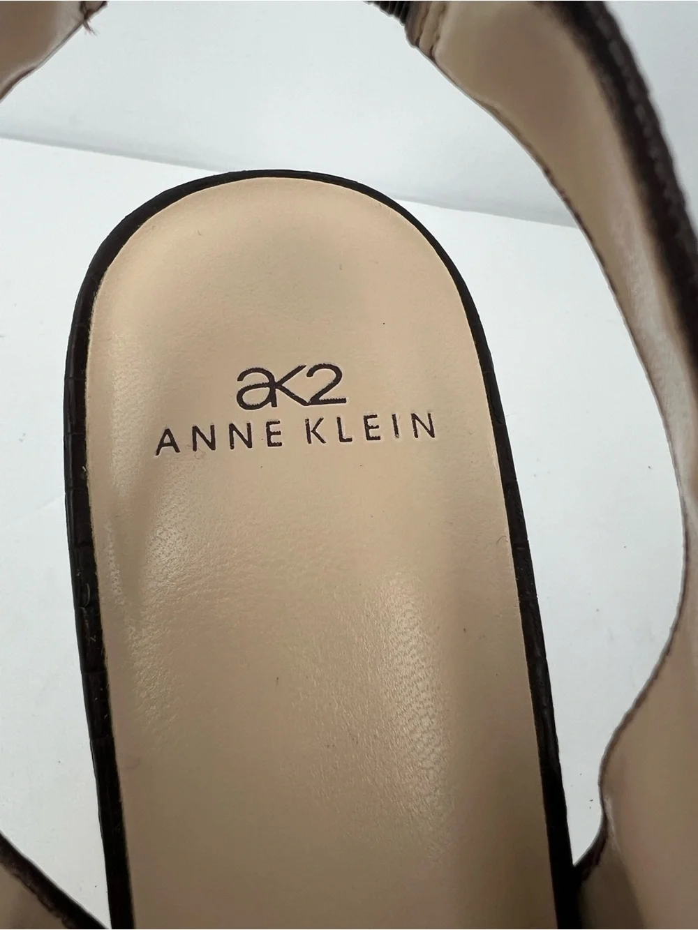 AK2 ANNE KLEIN VTG BROWN CROC EMBOSSED LEATHER SLING BACK, BLOCK HEEL SANDALS 7M